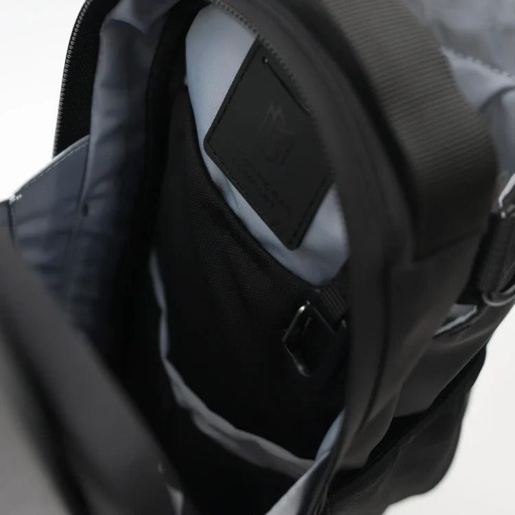 HydroMag™ – Bolso Magnético Impermeable Multicapa